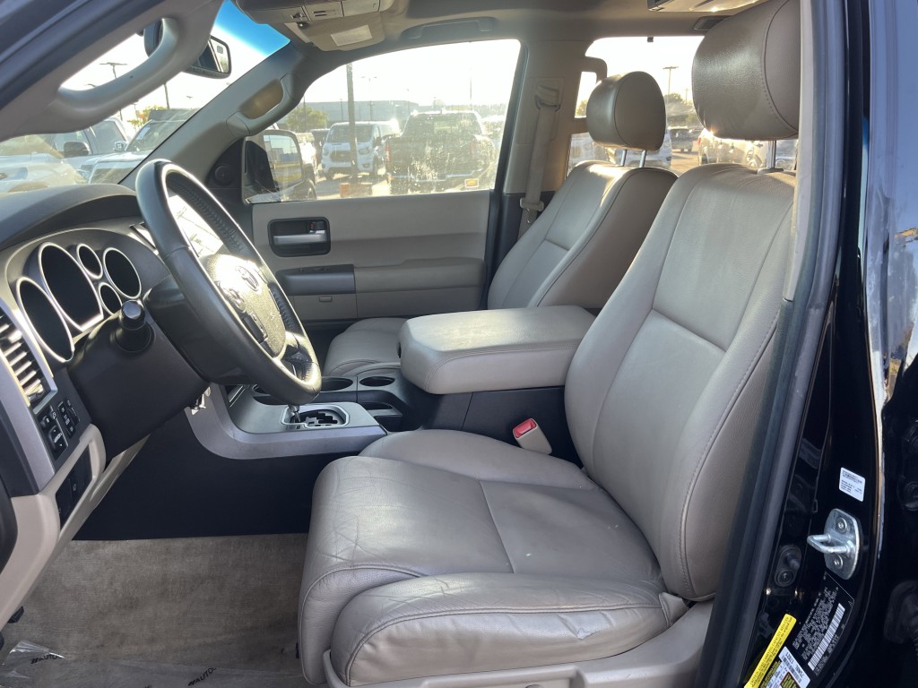 2011 Toyota Sequoia Image 15