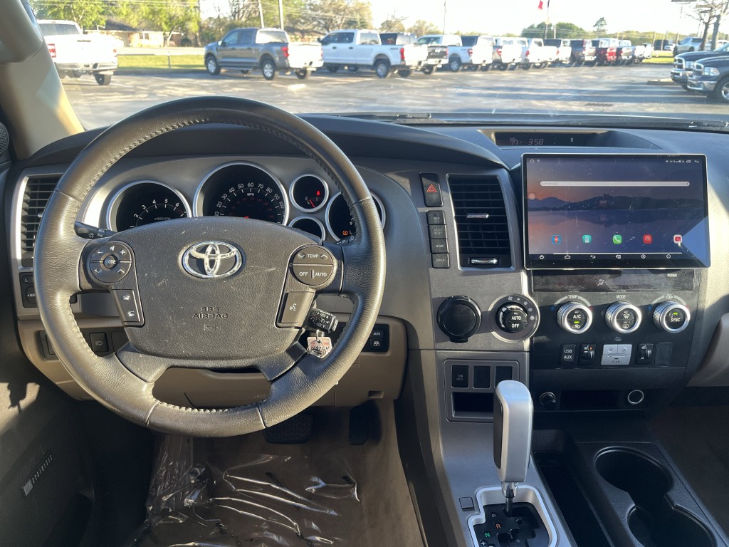 2011 Toyota Sequoia Image 28