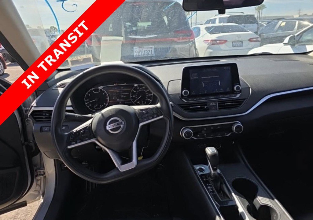 2020 Nissan Altima Image 8