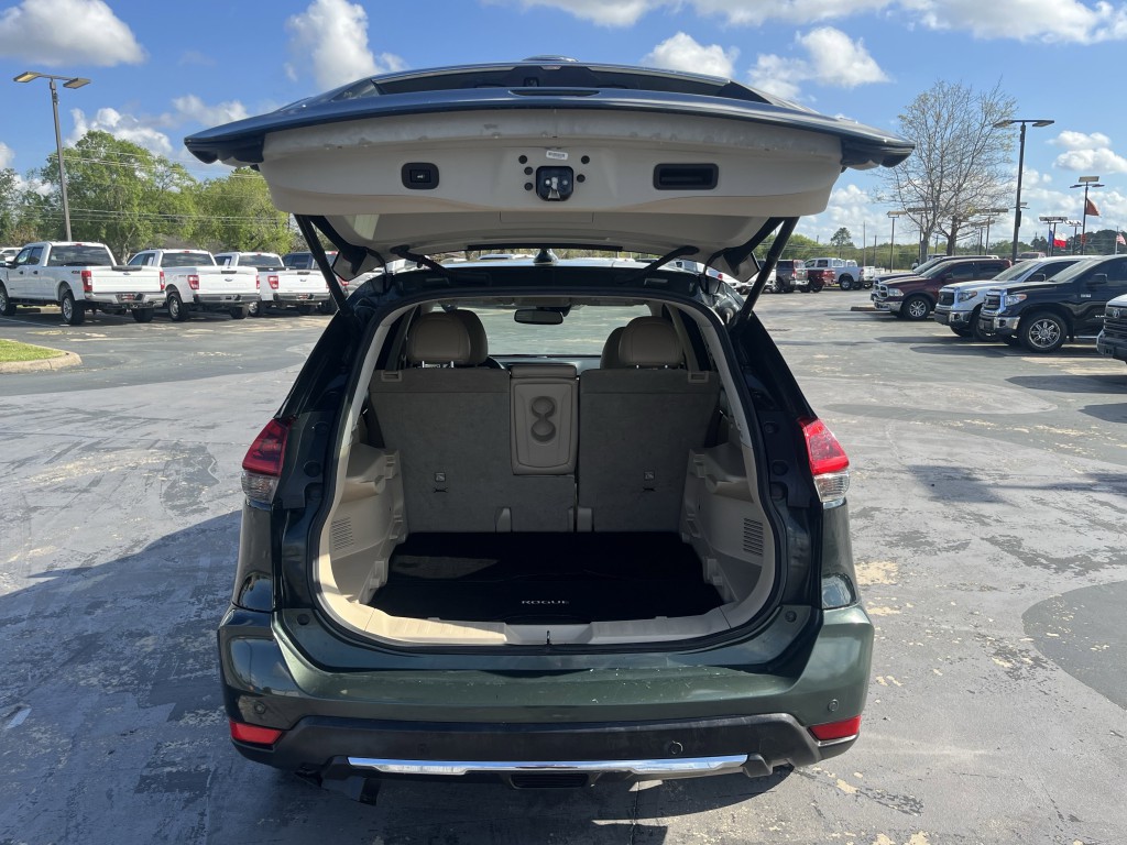 2020 Nissan Rogue Image 11