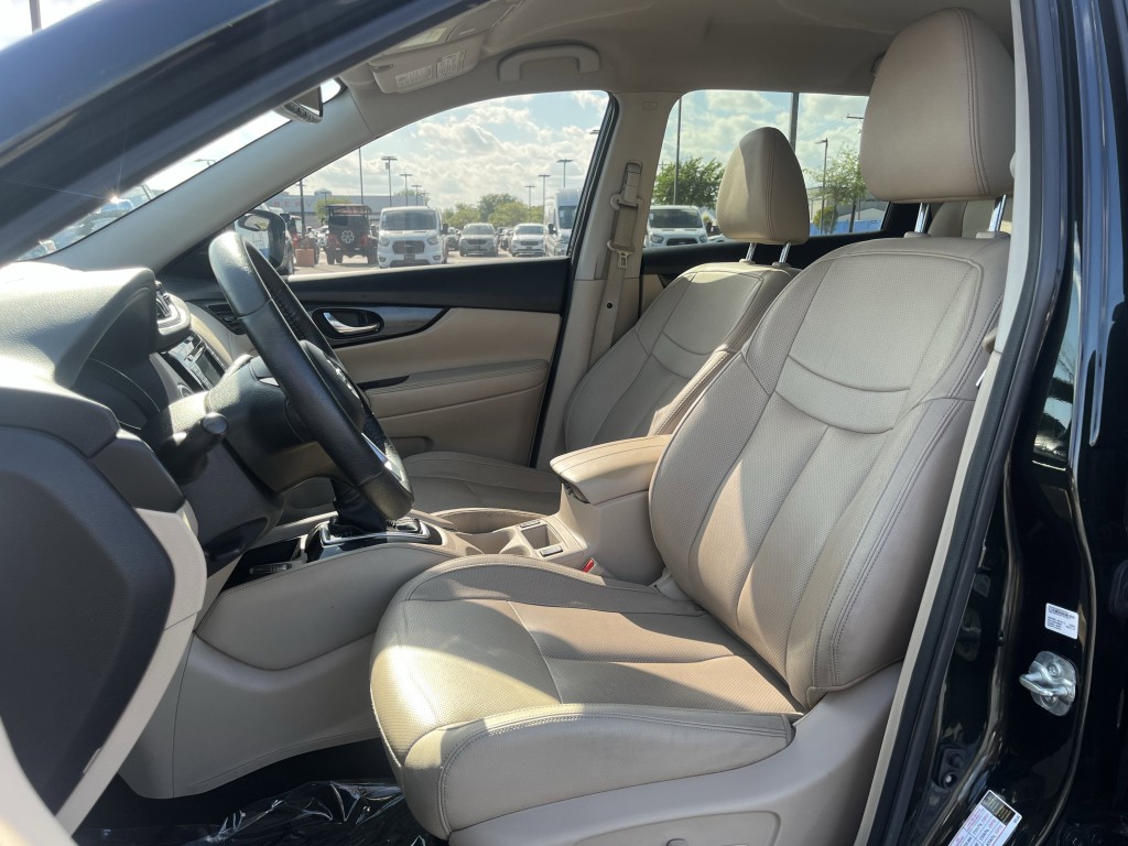 2020 Nissan Rogue Image 15