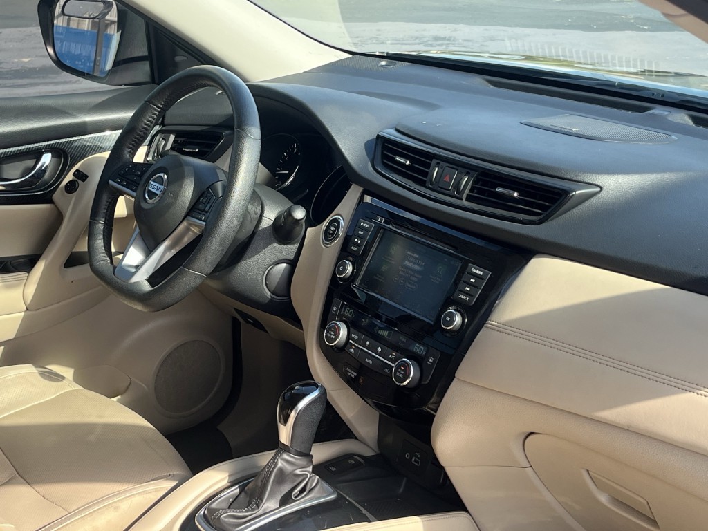 2020 Nissan Rogue Image 16