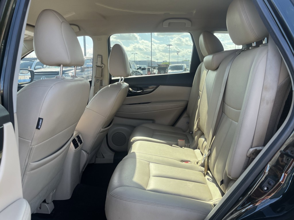 2020 Nissan Rogue Image 18