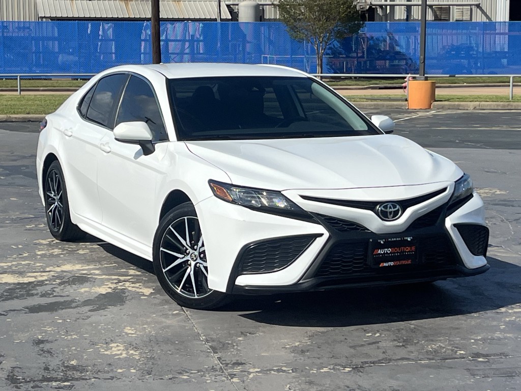 2021 Toyota Camry Image 3