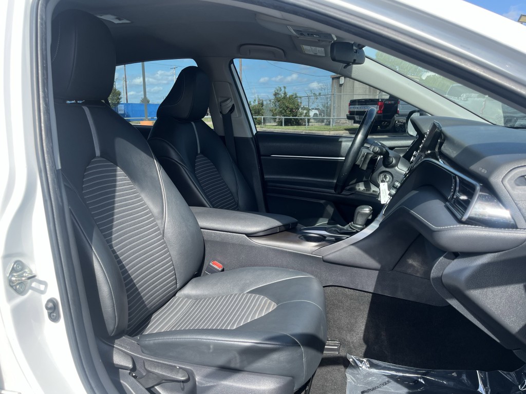 2021 Toyota Camry Image 16