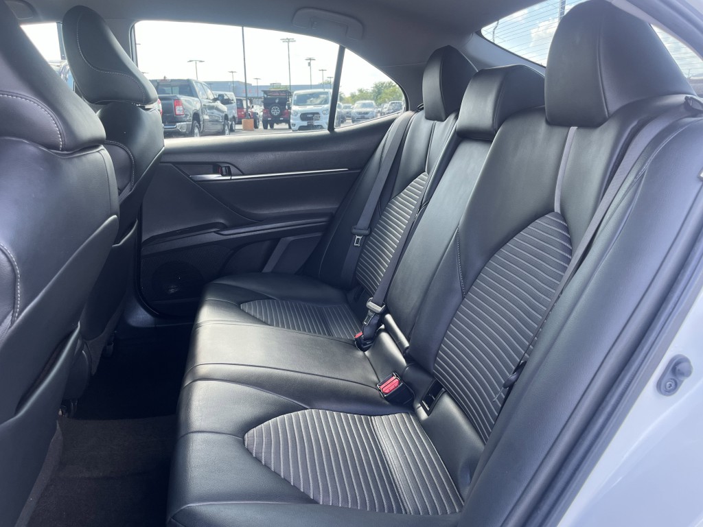 2021 Toyota Camry Image 17