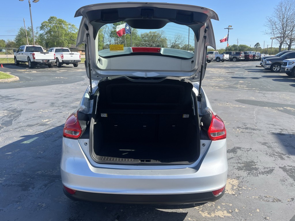 2016 Ford Focus Image 6