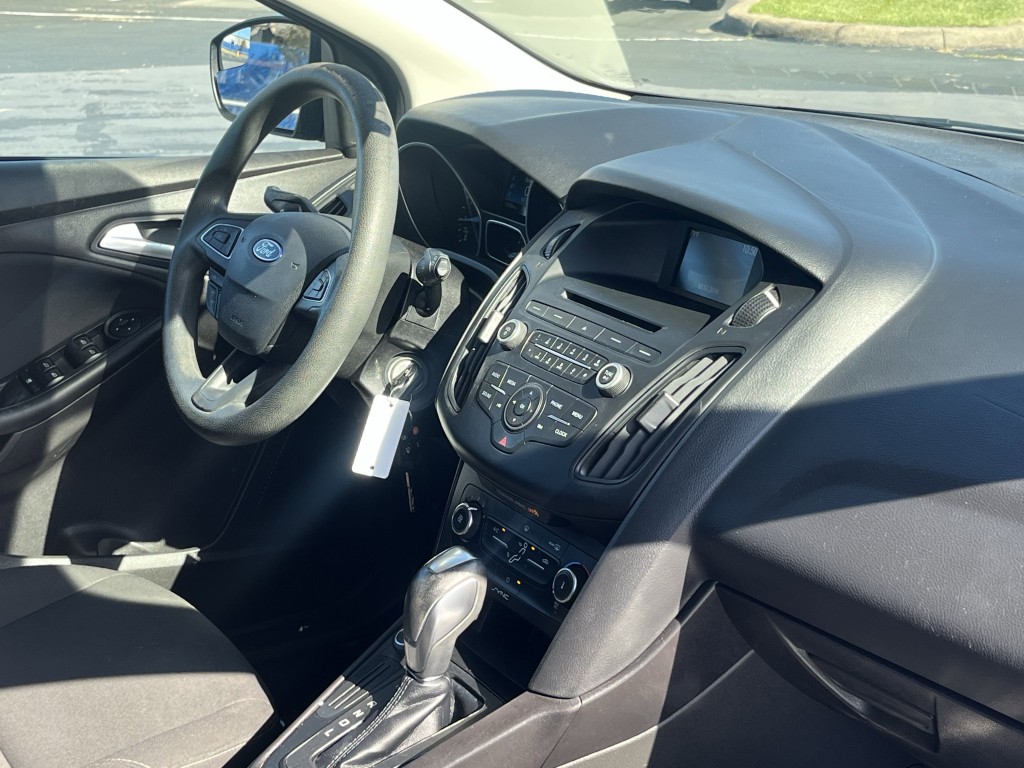 2016 Ford Focus Image 10