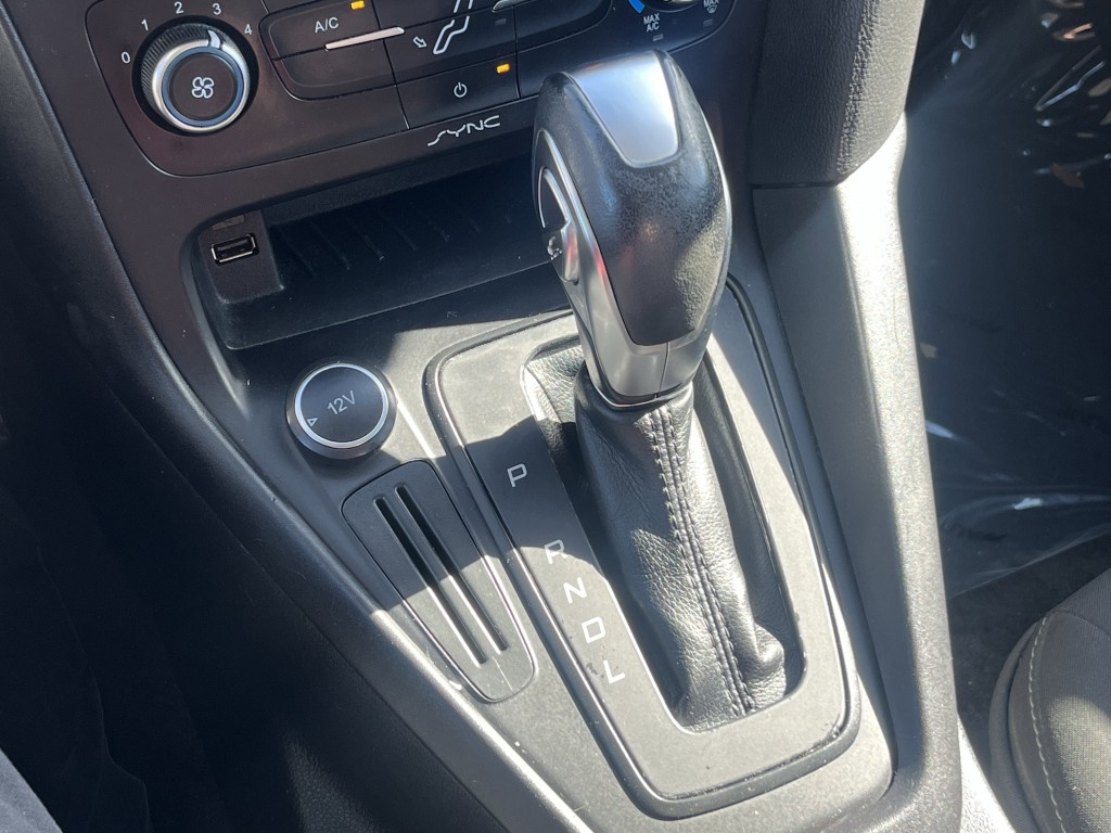 2016 Ford Focus Image 16
