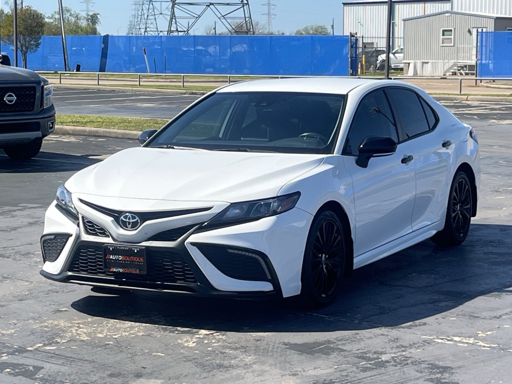 2022 Toyota Camry Image 6