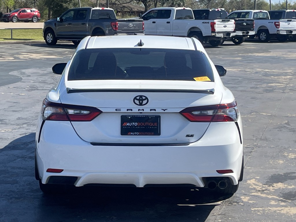 2022 Toyota Camry Image 8