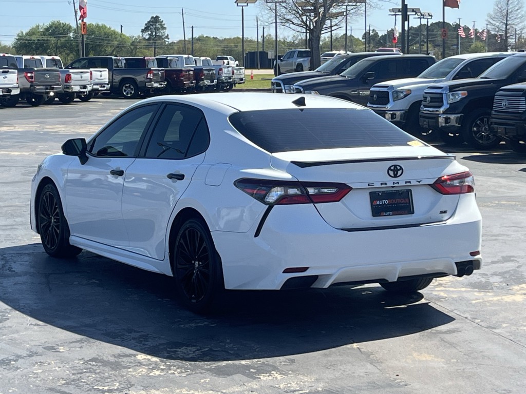 2022 Toyota Camry Image 9