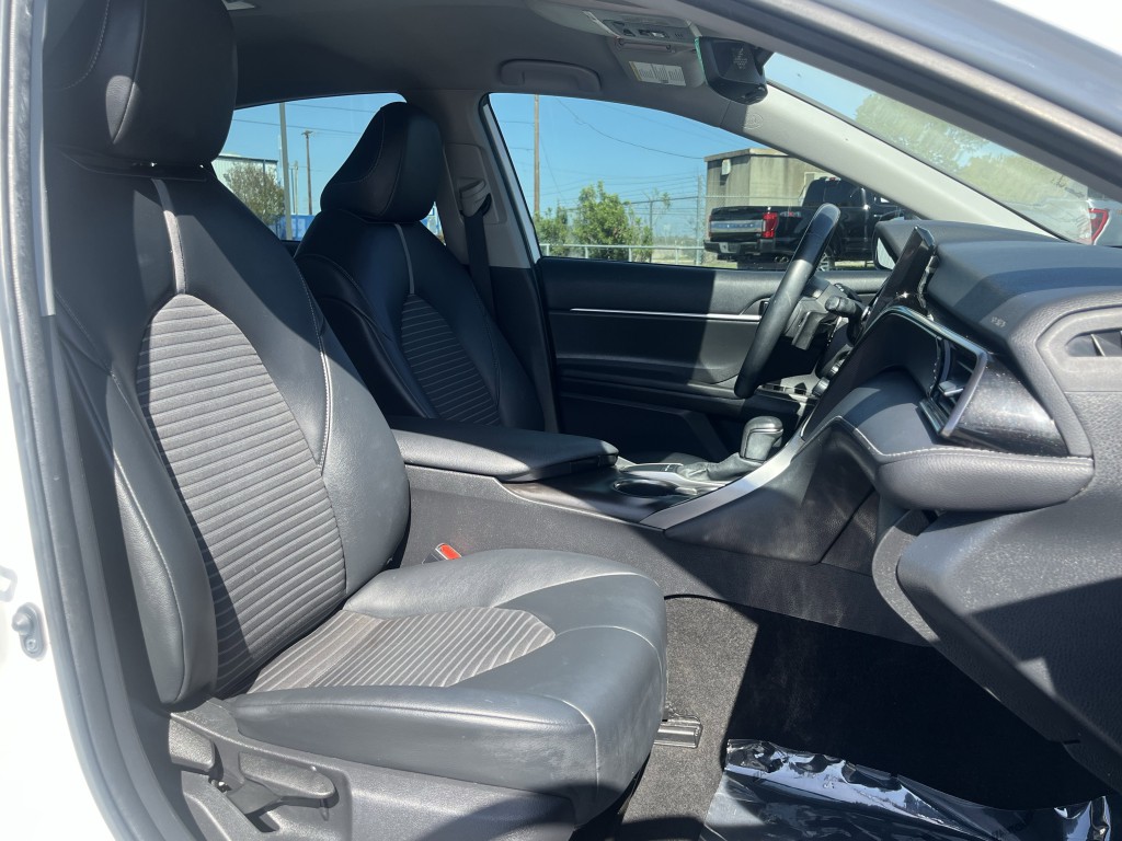 2022 Toyota Camry Image 16