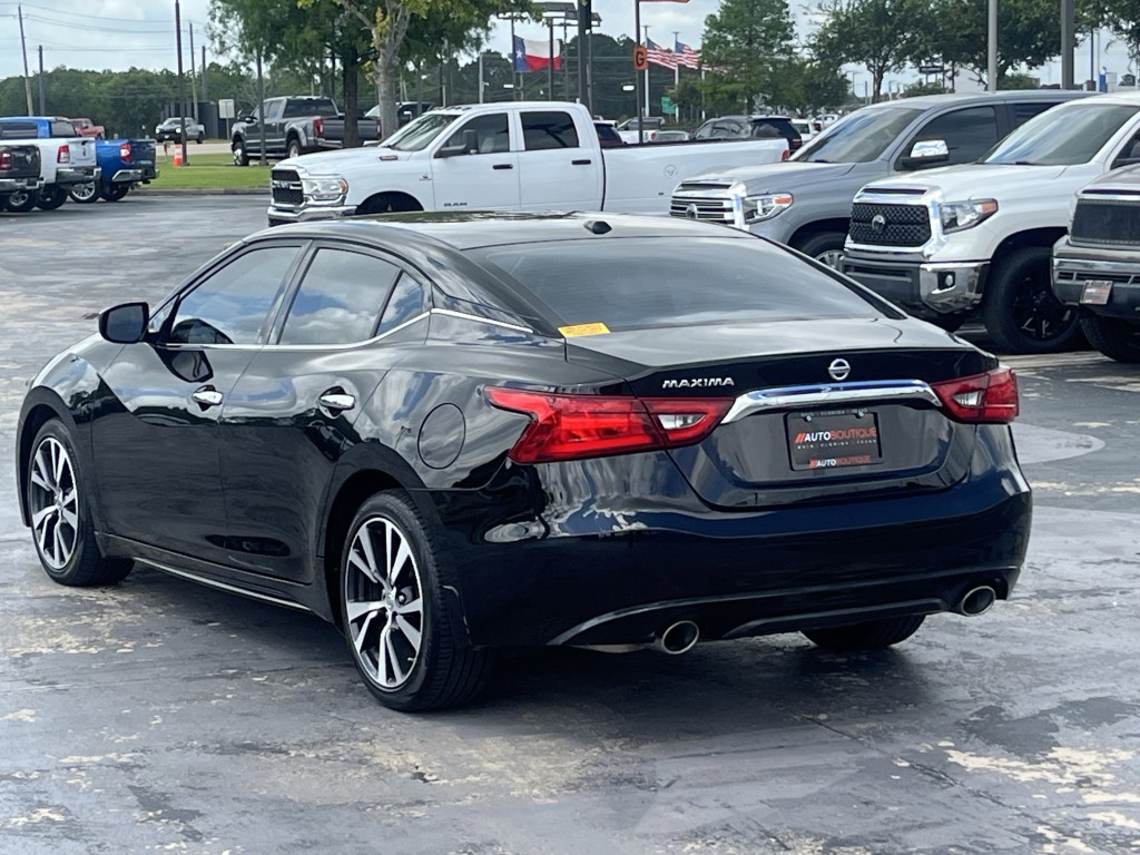 2017 Nissan Maxima Image 9