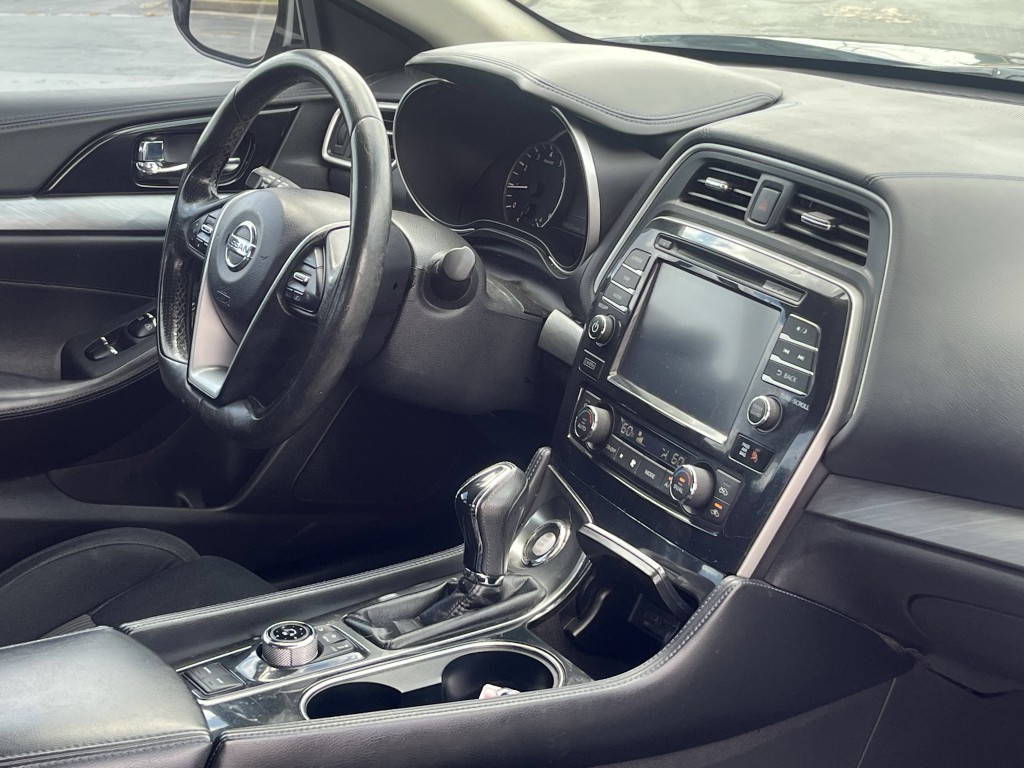 2017 Nissan Maxima Image 15