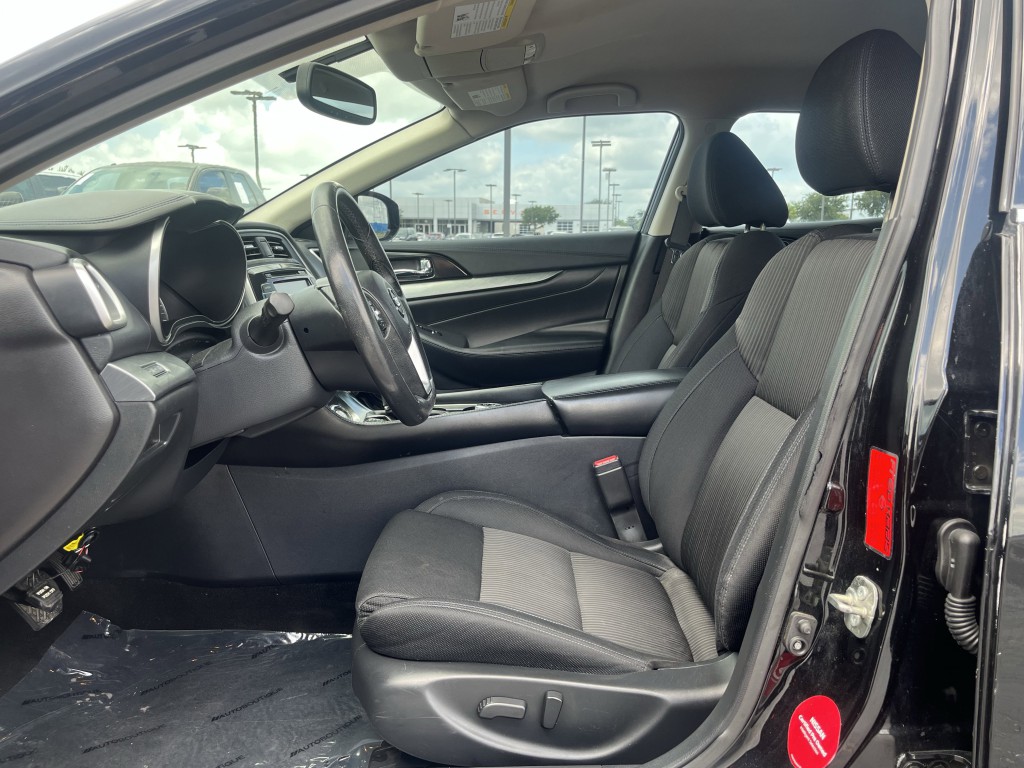 2017 Nissan Maxima Image 28