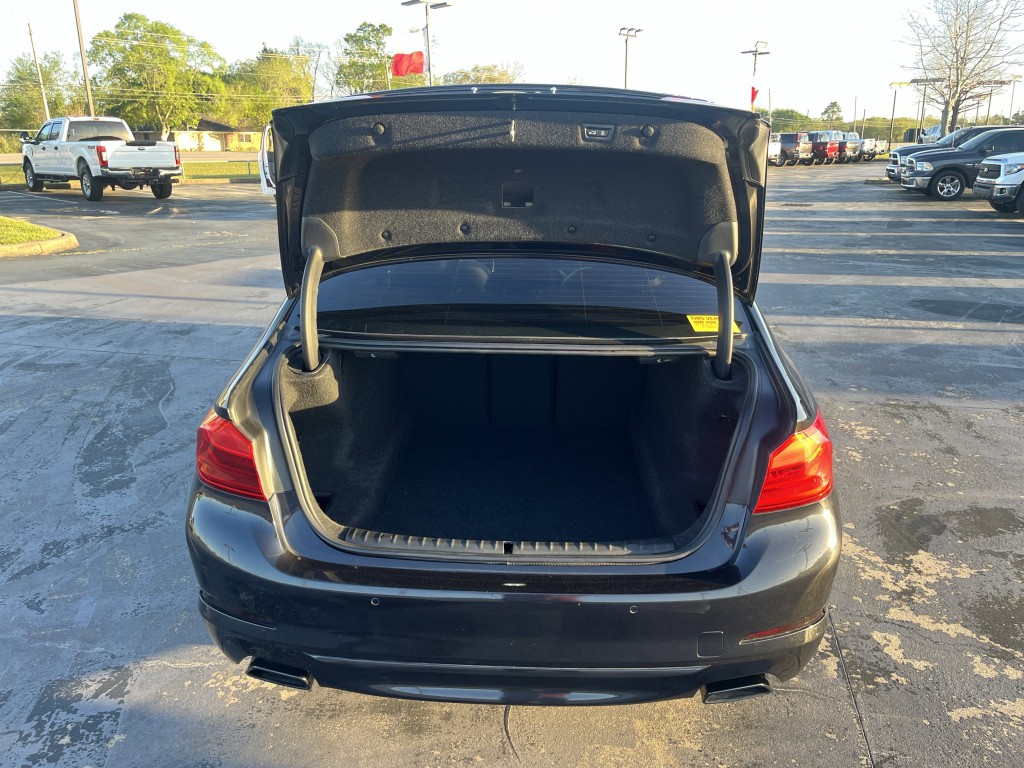 2018 BMW 5 Series Image 11