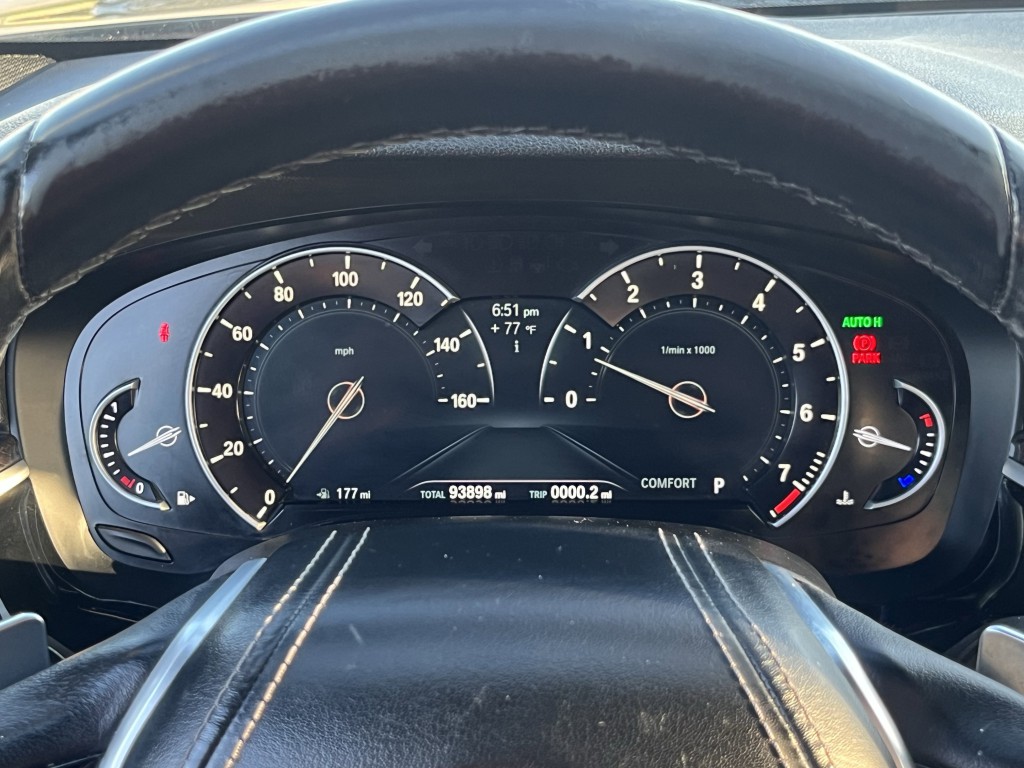 2018 BMW 5 Series Image 24