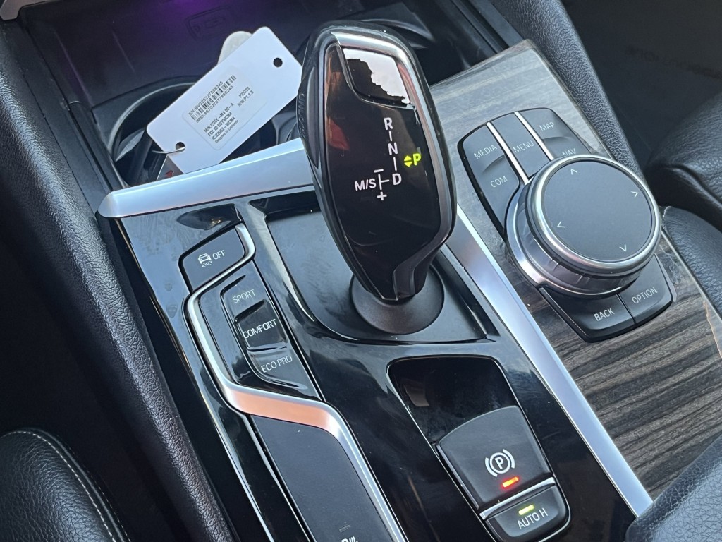 2018 BMW 5 Series Image 25