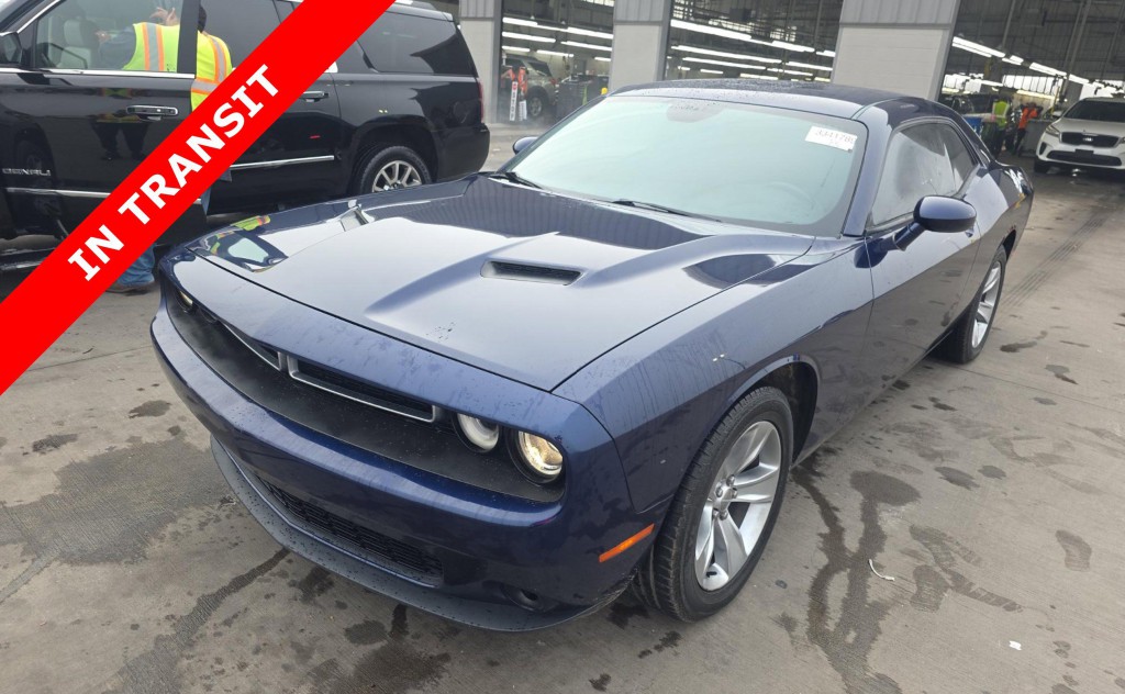 2016 Dodge Challenger Image 1