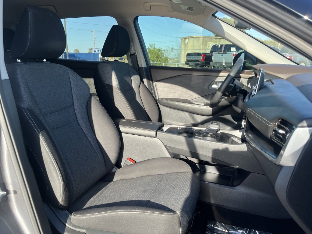 2021 Nissan Rogue Image 16