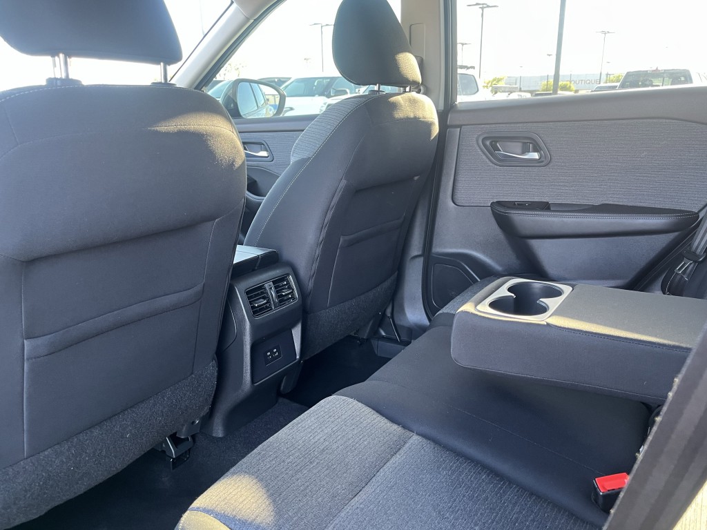 2021 Nissan Rogue Image 18