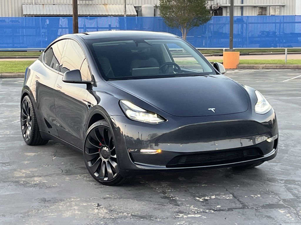 2024 Tesla Model Y Image 3