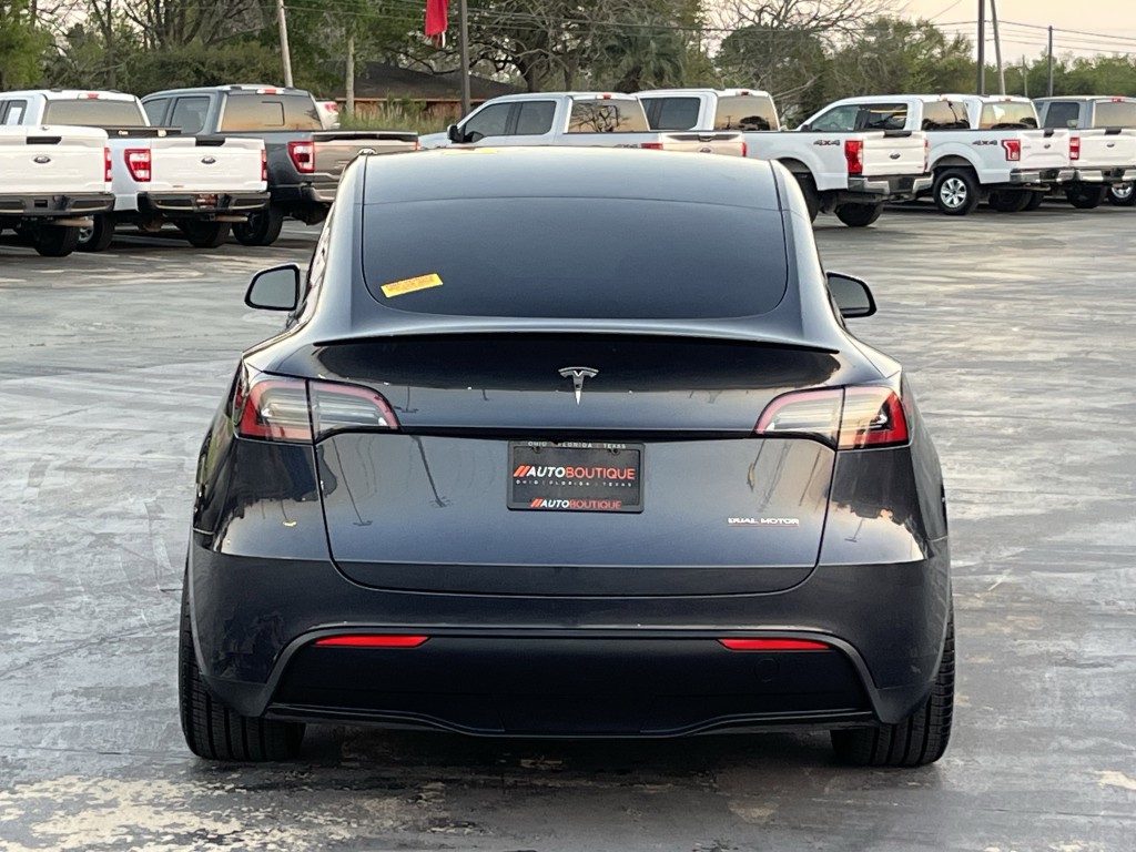 2024 Tesla Model Y Image 7