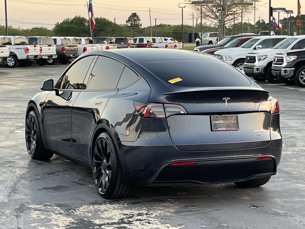 2024 Tesla Model Y Image 9