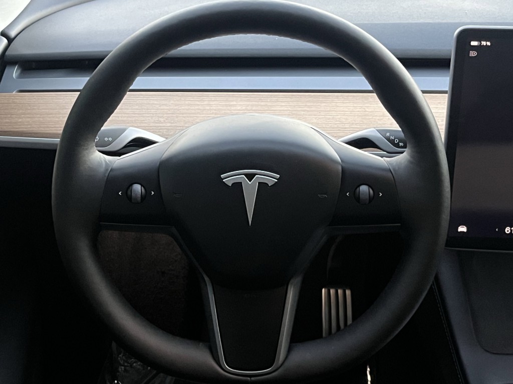 2024 Tesla Model Y Image 18