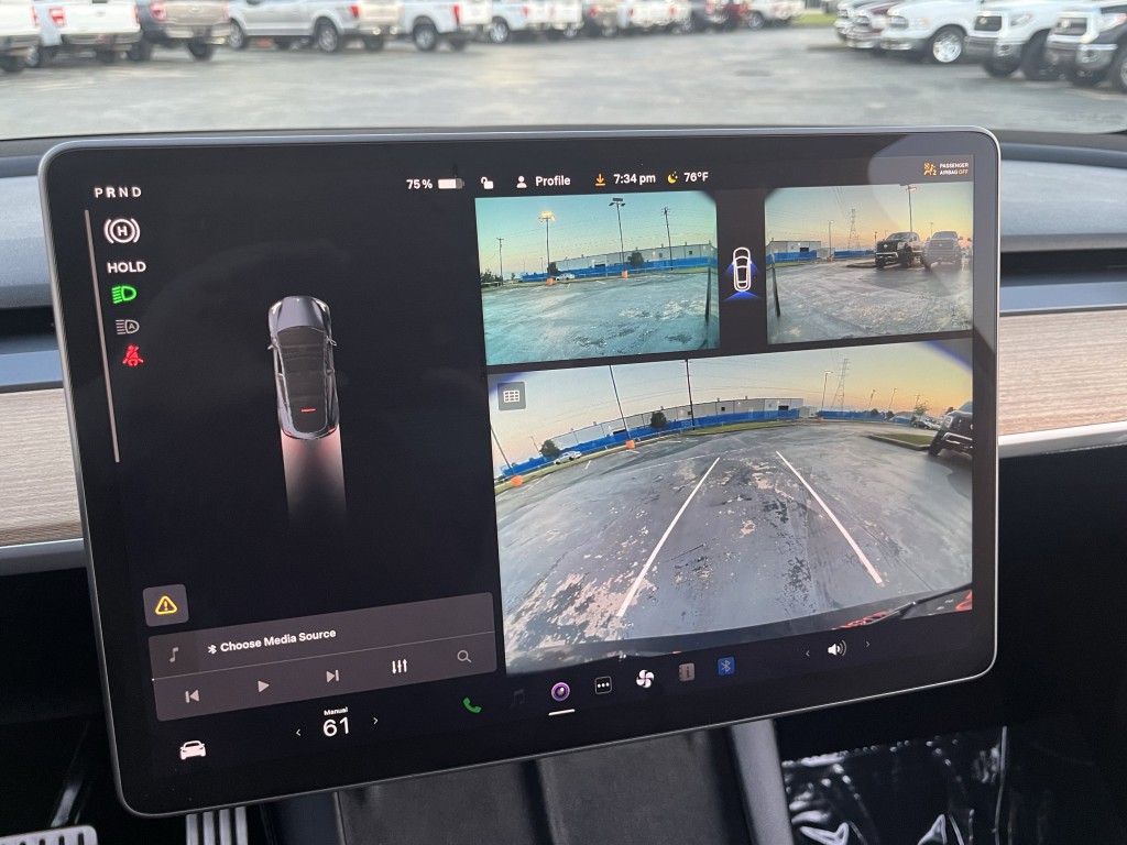 2024 Tesla Model Y Image 22