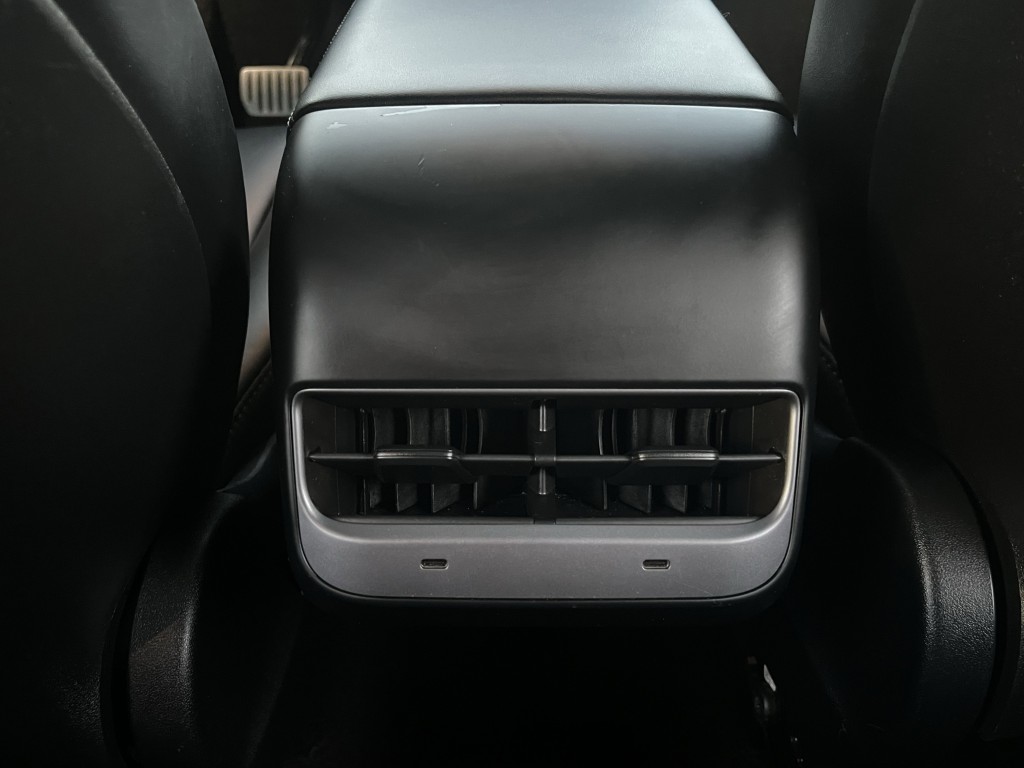 2024 Tesla Model Y Image 25