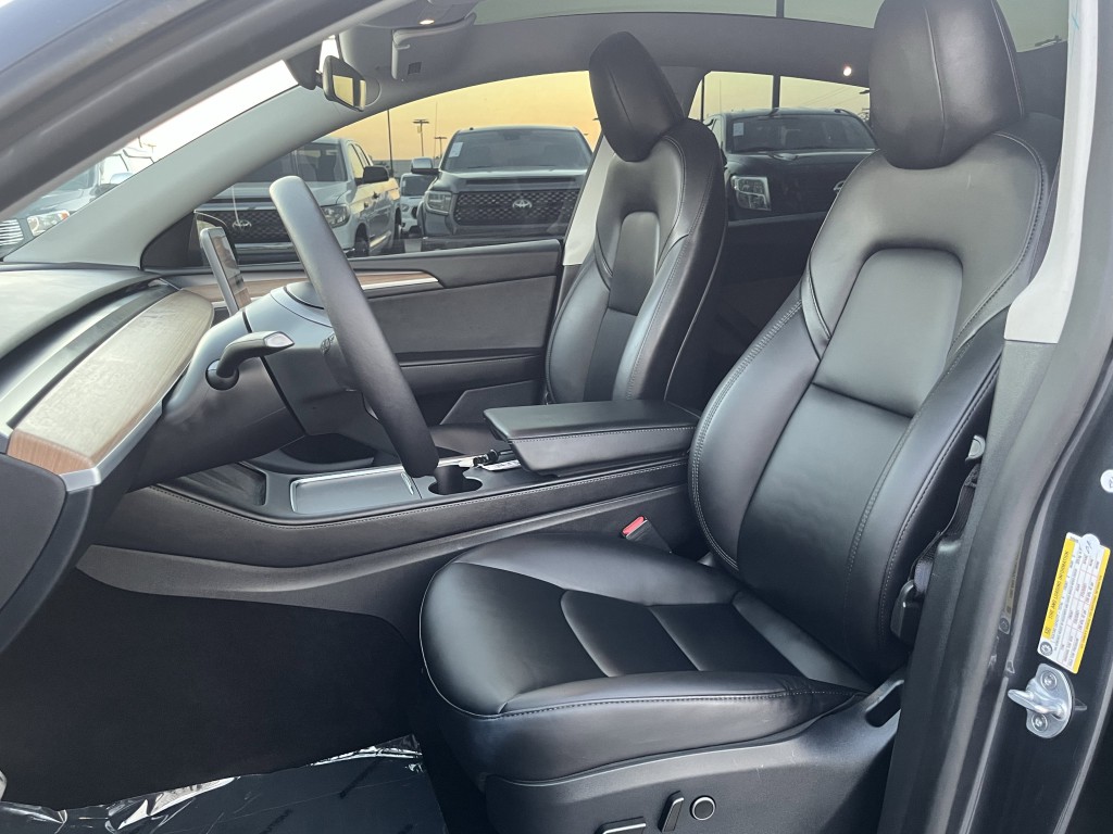 2024 Tesla Model Y Image 26