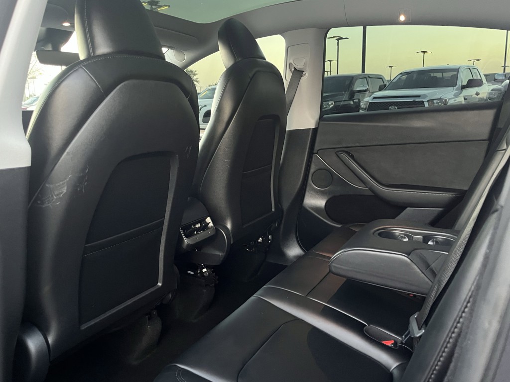 2024 Tesla Model Y Image 29