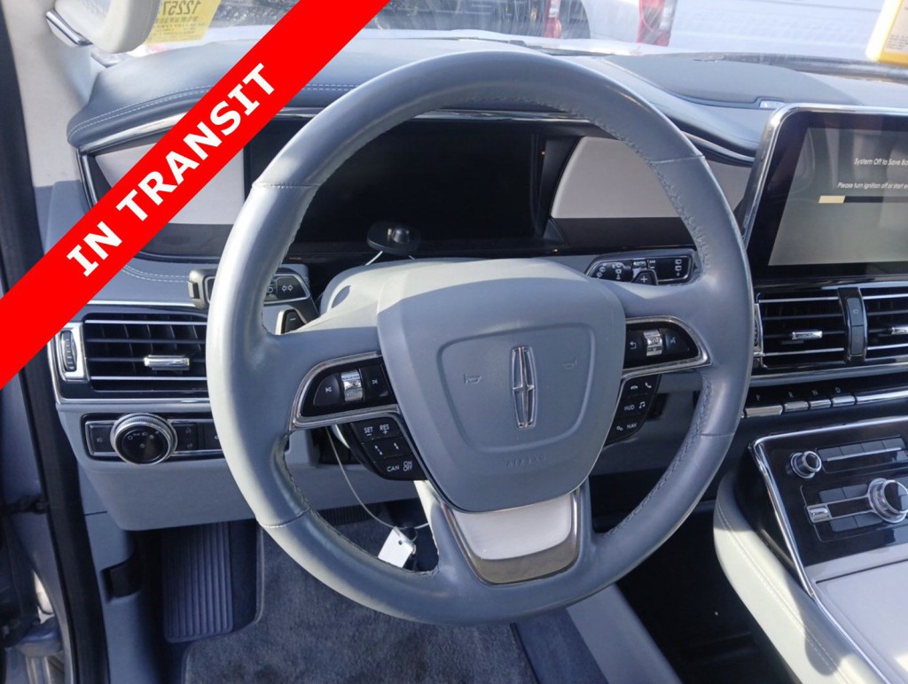 2019 Lincoln Navigator Image 8