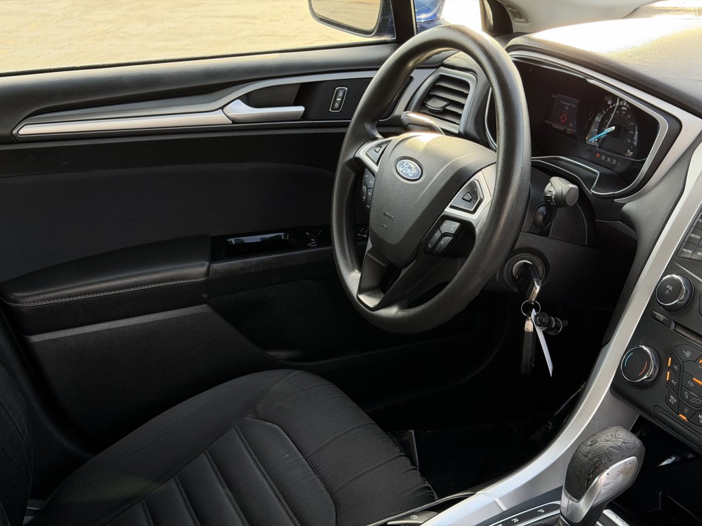 2016 Ford Fusion Image 13