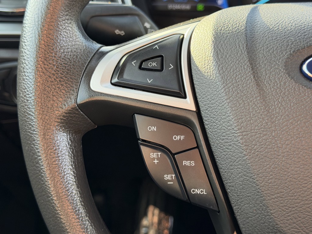 2016 Ford Fusion Image 15