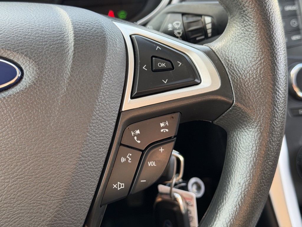 2016 Ford Fusion Image 16