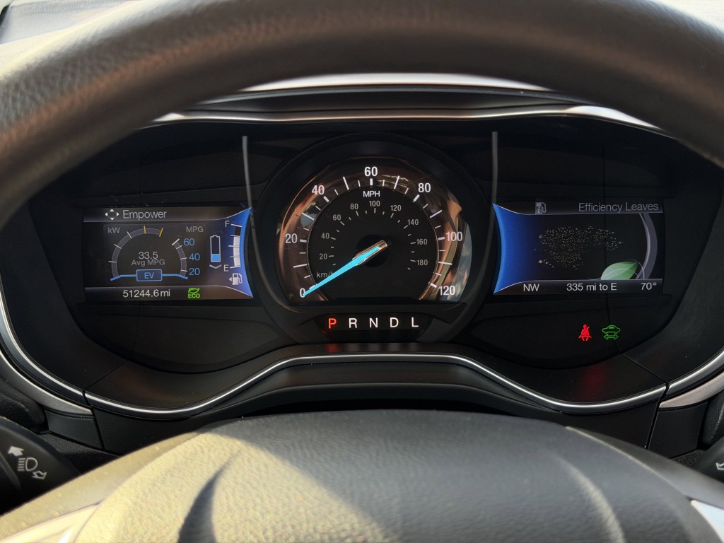 2016 Ford Fusion Image 17