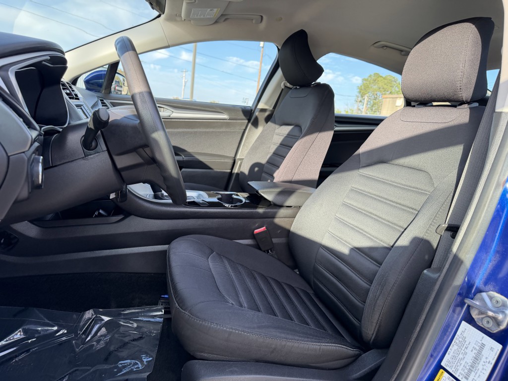 2016 Ford Fusion Image 21