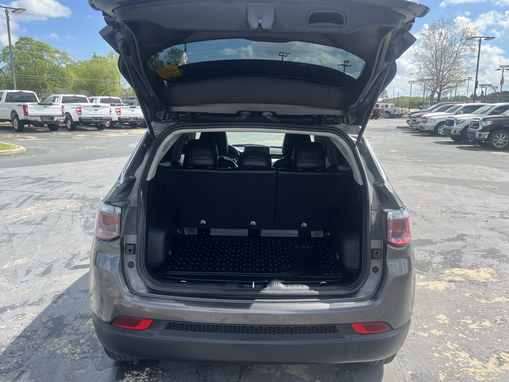 2022 Jeep Compass Image 11
