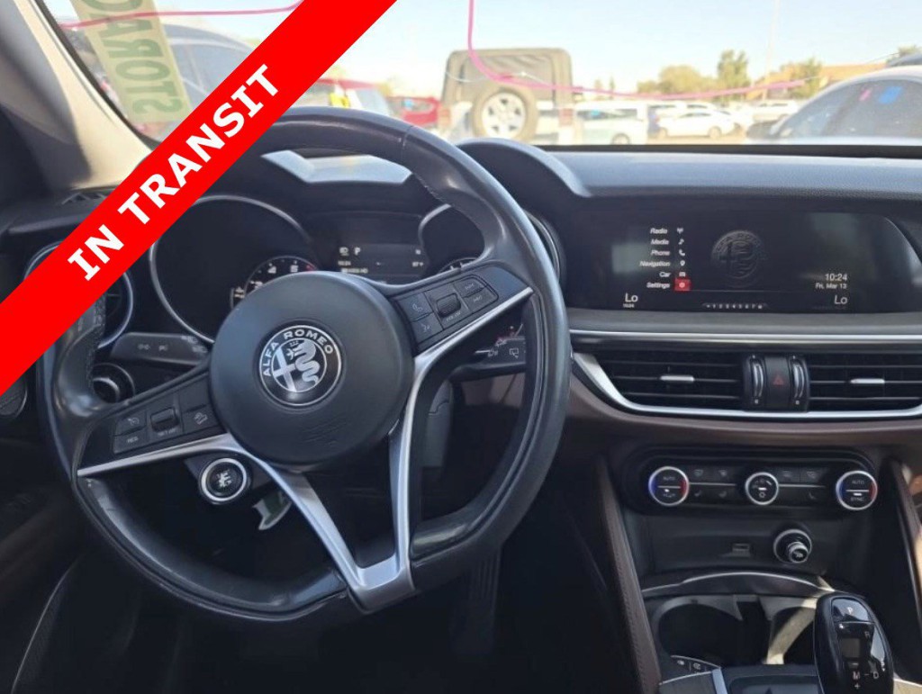 2018 Alfa Romeo Stelvio Image 8