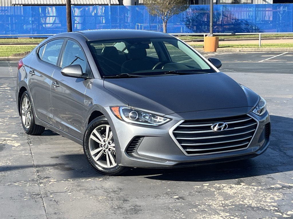 2018 Hyundai Elantra Image 3