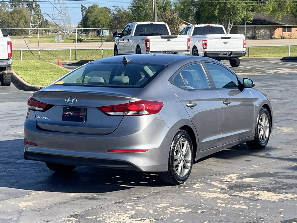 2018 Hyundai Elantra Image 8