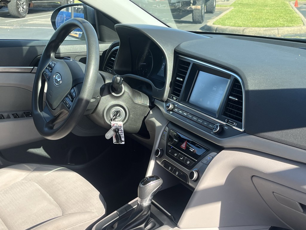 2018 Hyundai Elantra Image 15