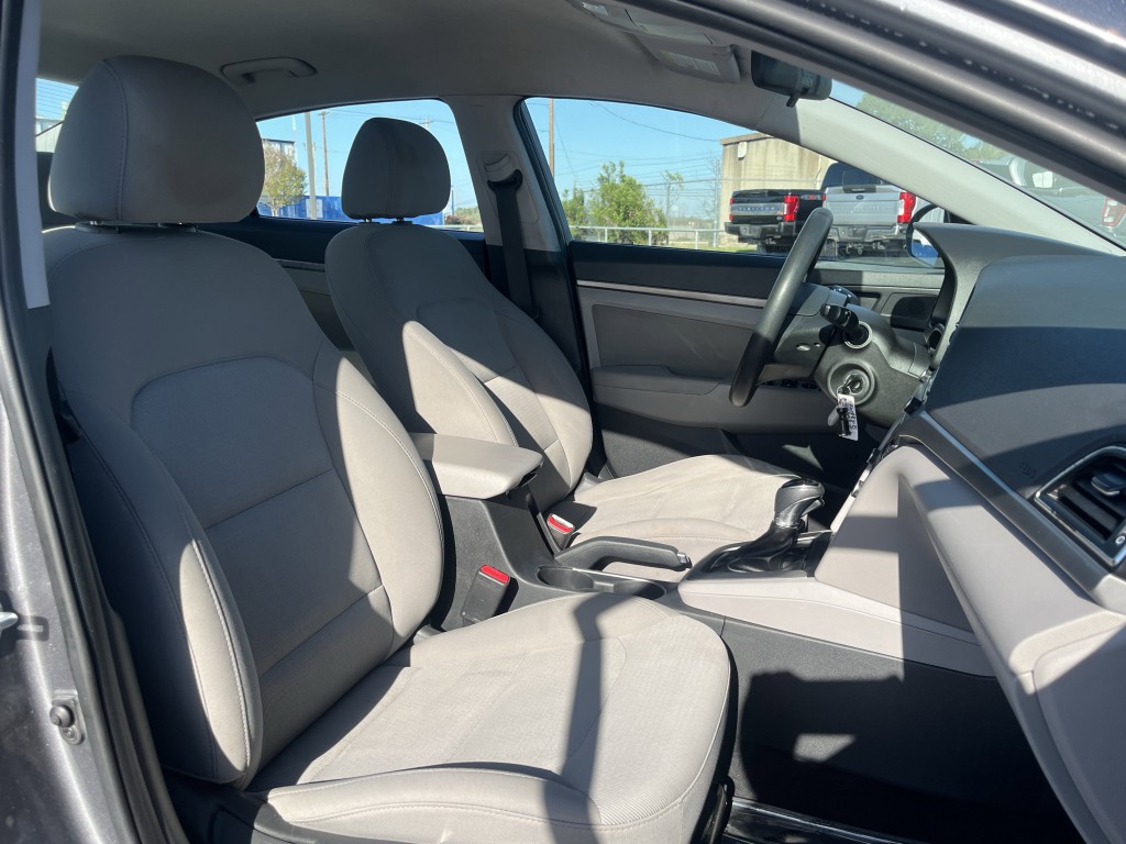 2018 Hyundai Elantra Image 16