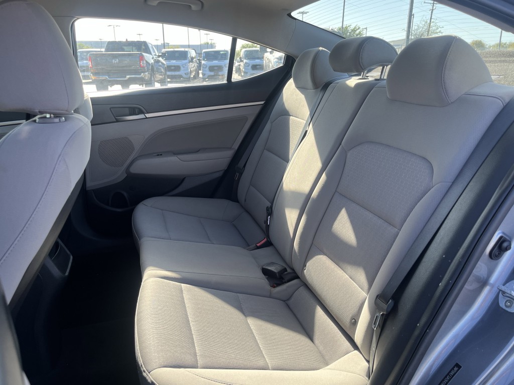 2018 Hyundai Elantra Image 17