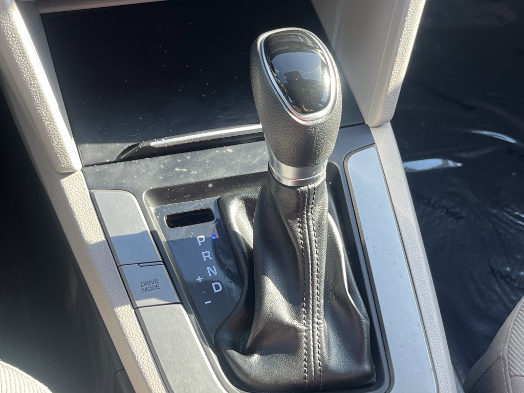 2018 Hyundai Elantra Image 22