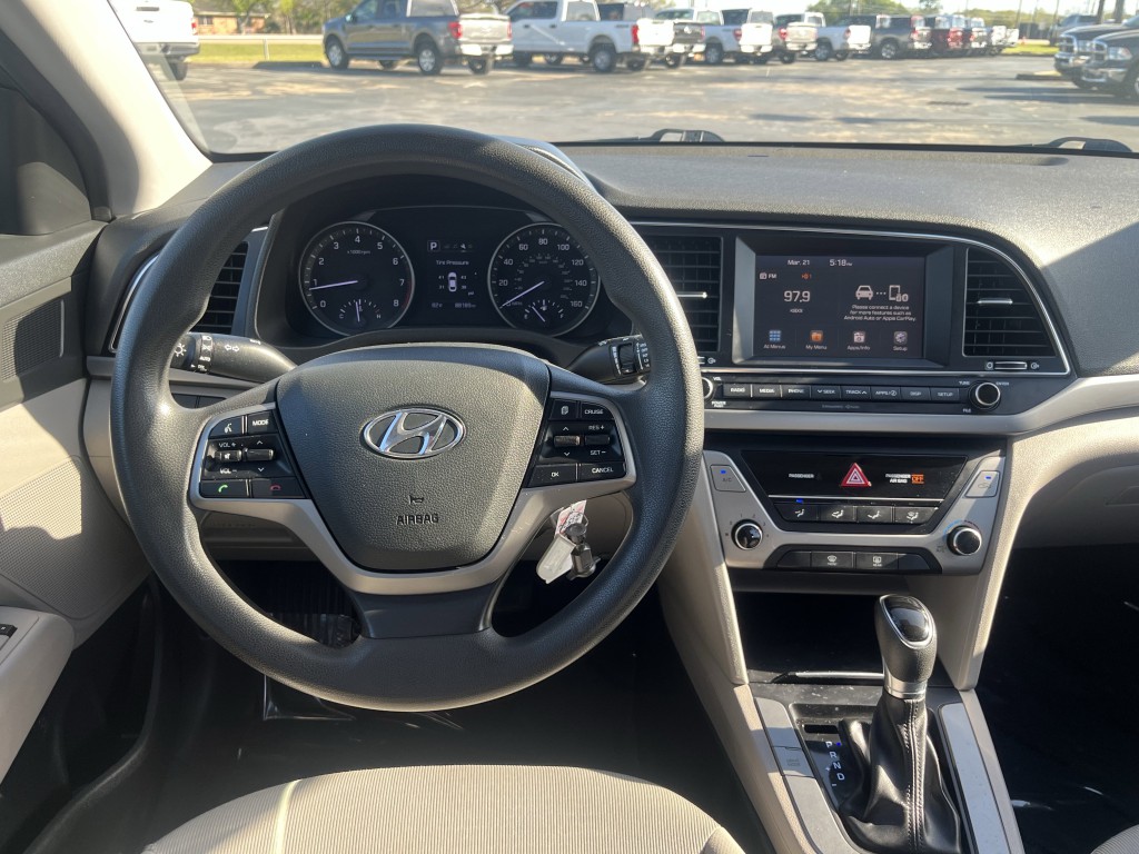 2018 Hyundai Elantra Image 24