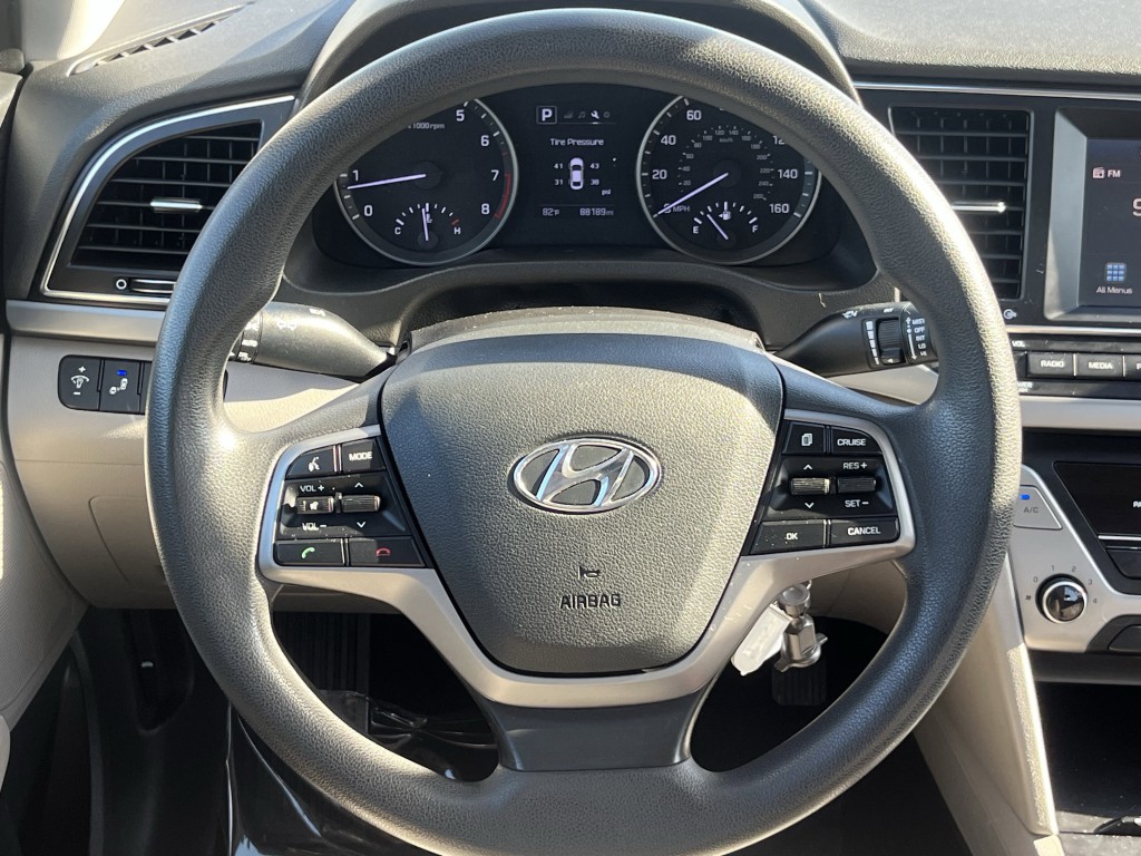 2018 Hyundai Elantra Image 25